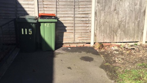 Local Yeading house clearance team assisting clients